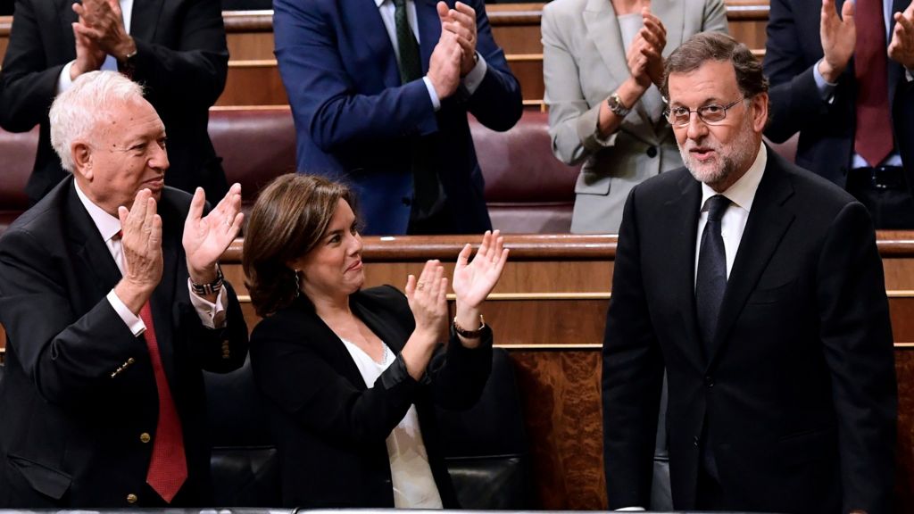 Mariano Rajoy wins vote to lead Spain minority government