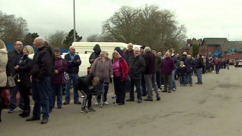 Hundreds of Coventry City fans queue for EFL Trophy Final seats