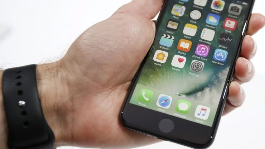 Hands-on with new iPhone 7 and Airpods