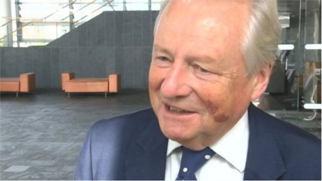 Plaid Cymru AM Lord Dafydd Elis-Thomas quits party