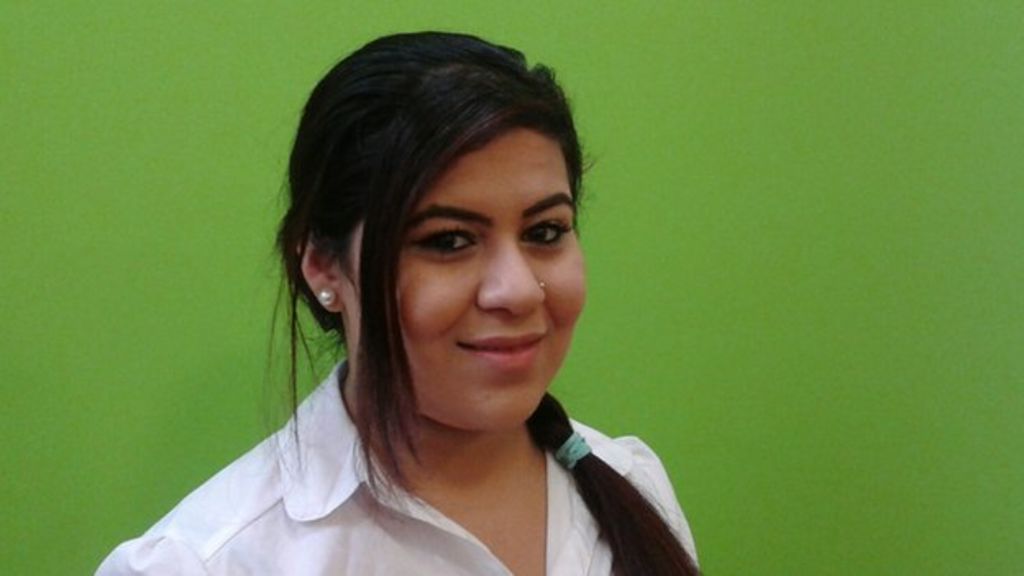 Coventry teenager petitions government over IS abuse - BBC News