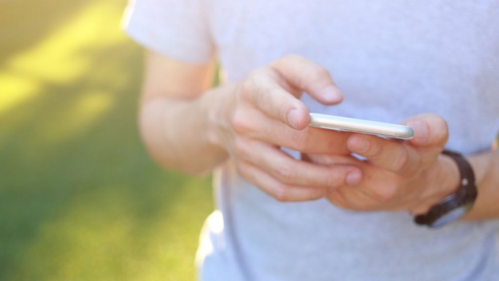 Police prepare new 'sexting' guidelines