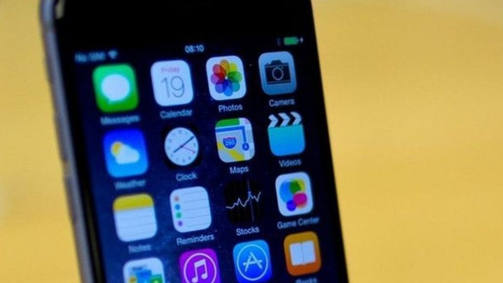 Phone encryption: Police 'mug' suspect to get data