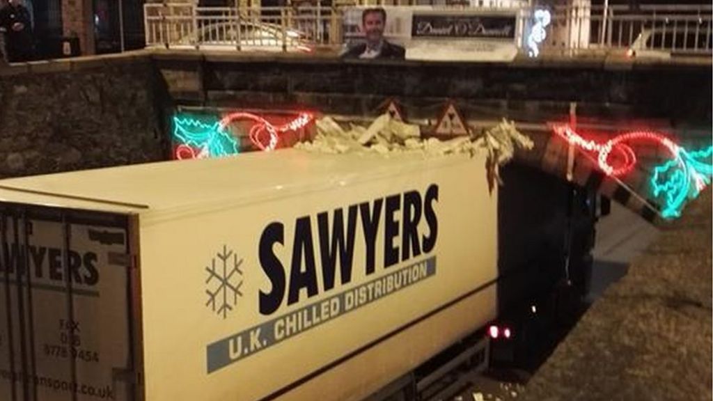 Banbridge bridge causes problems for second lorry