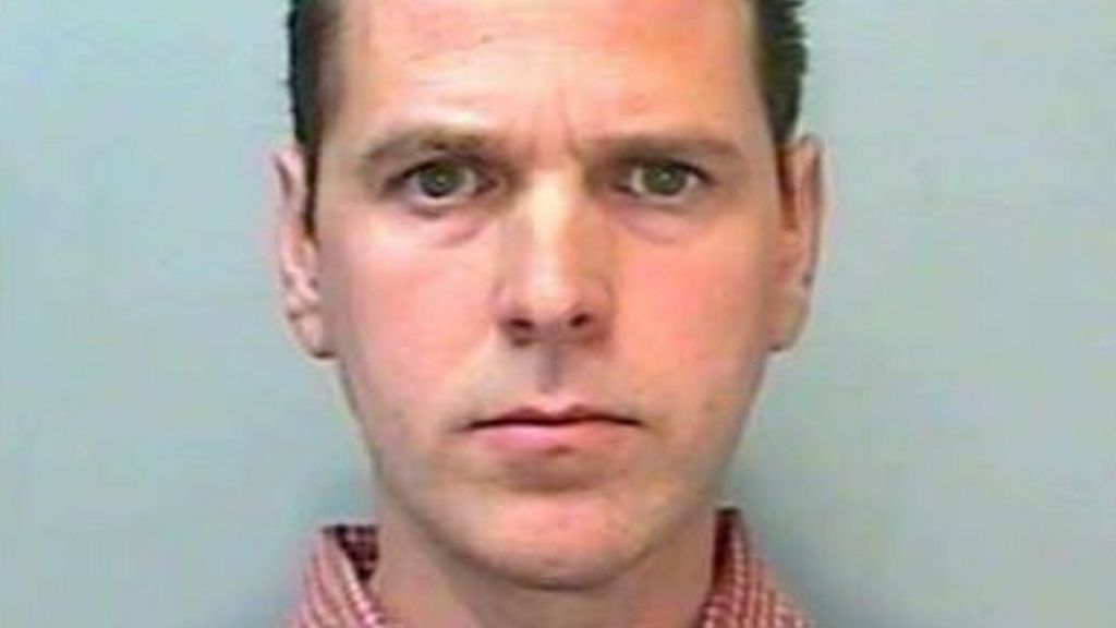 Paediatrician Jonathan Walsh jailed over child sex images