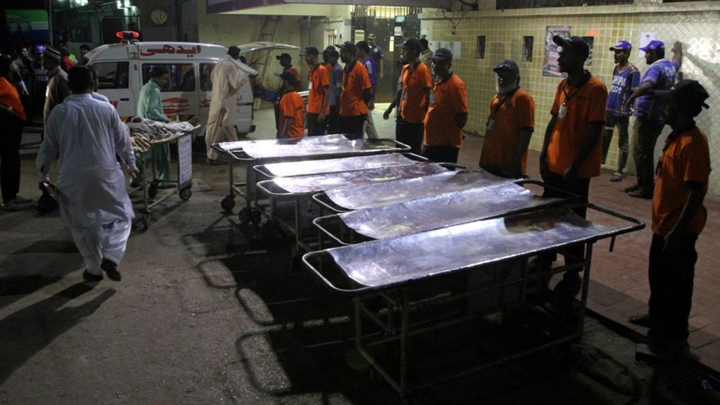 Pakistan Shah Noorani shrine bomb kills 52