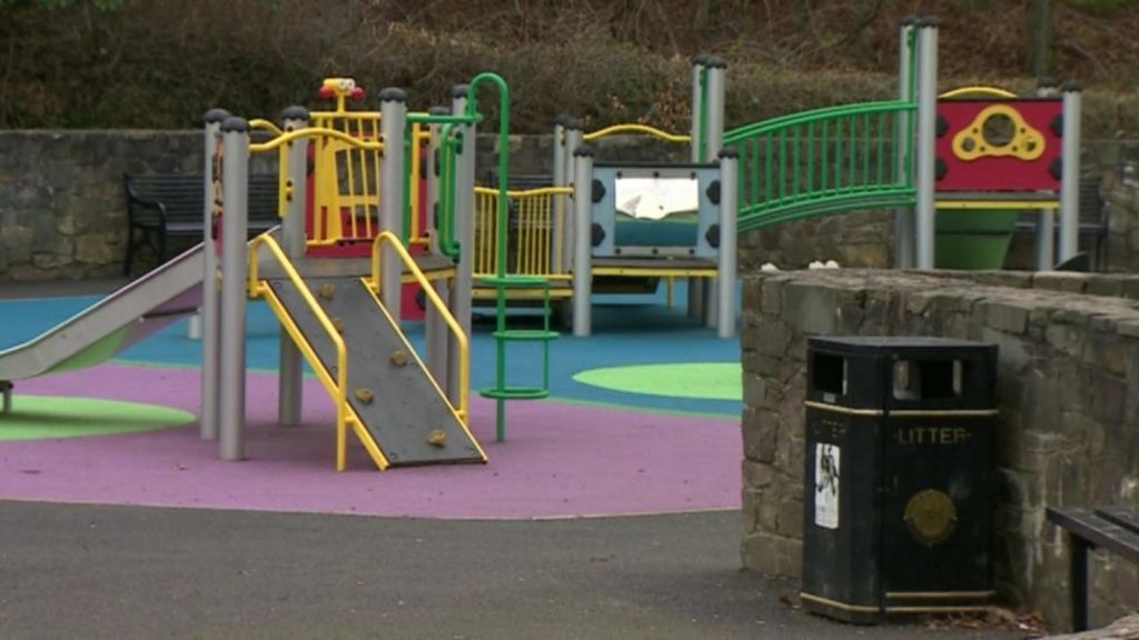 PSNI appeal after more than 100 teenagers gather in east Belfast