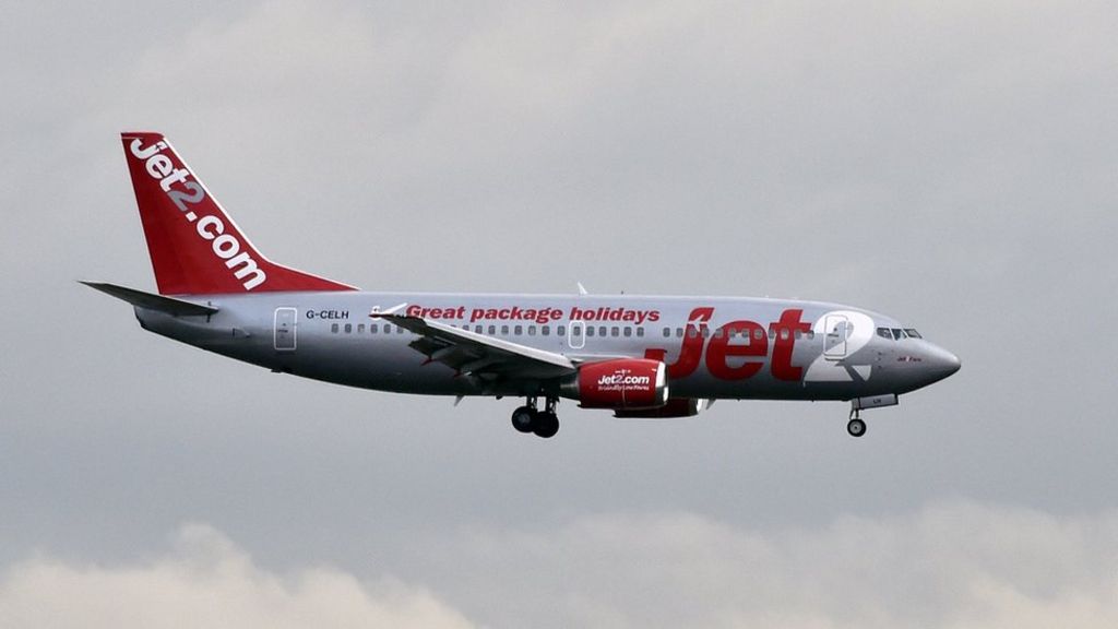 M1 closed near East Midlands Airport for Jet2 emergency