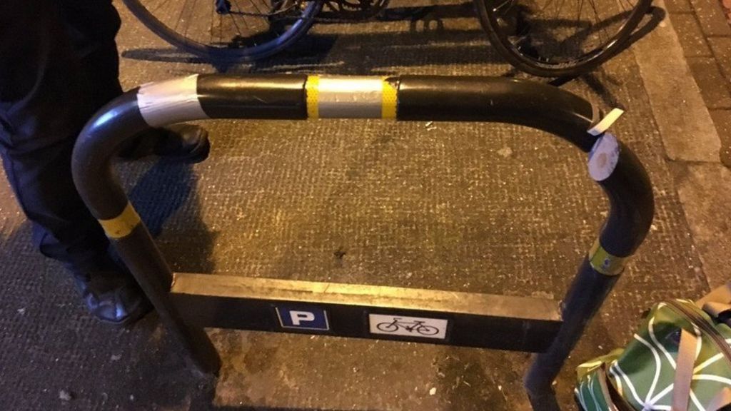 Thieves stage 'cunning' bike rack scam