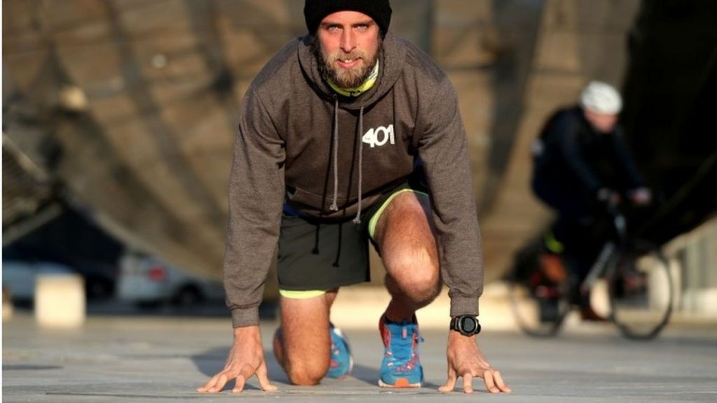 Ben Smith completes 401st marathon in 401 days