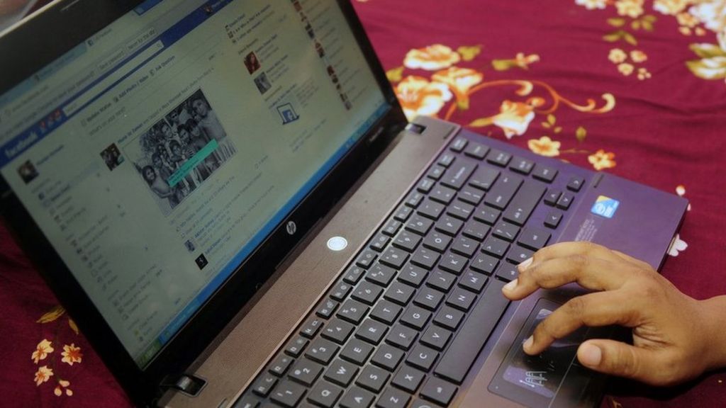 Bangladesh 'mistake' cuts internet