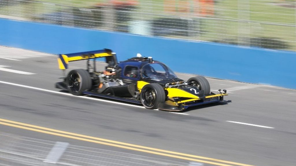 Driverless Roborace car crashes at speed in Buenos Aires