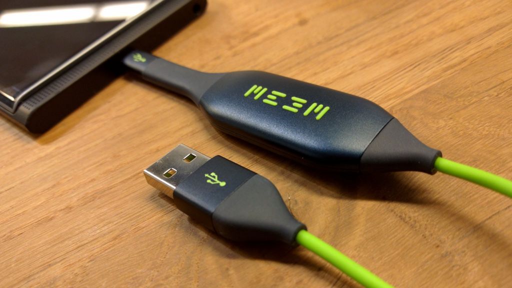 VIDEO: Charging cable backs up your phone