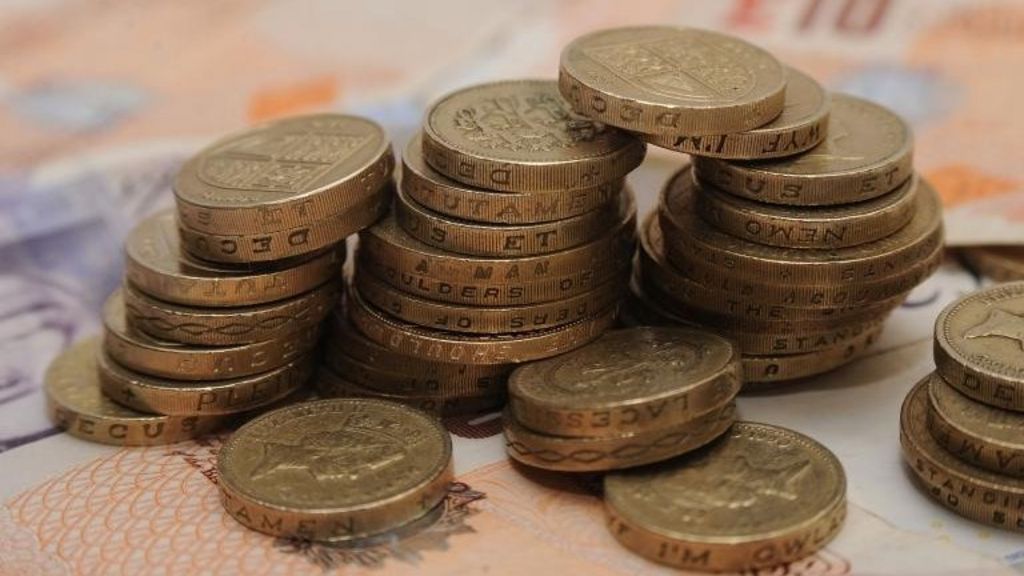 Banks 'must do more to serve customers'