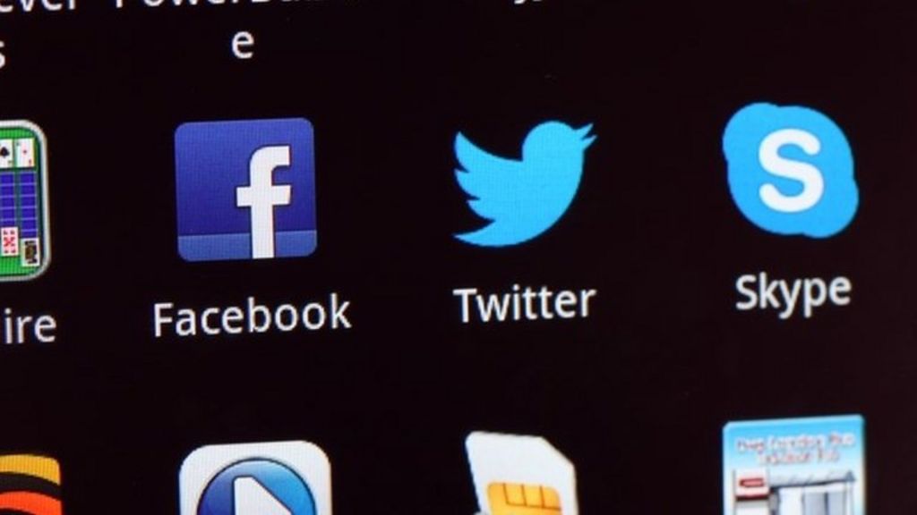 Web giants pledge to tackle online hate