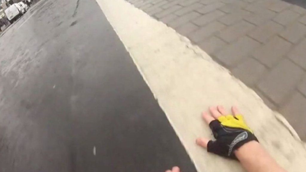 Are tram tracks safe for cyclists?