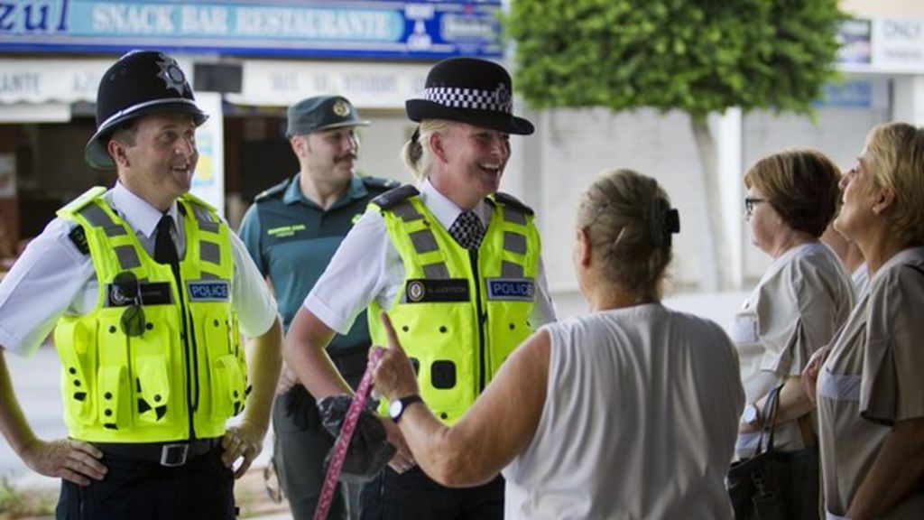 Tourists ridicule 'party police'