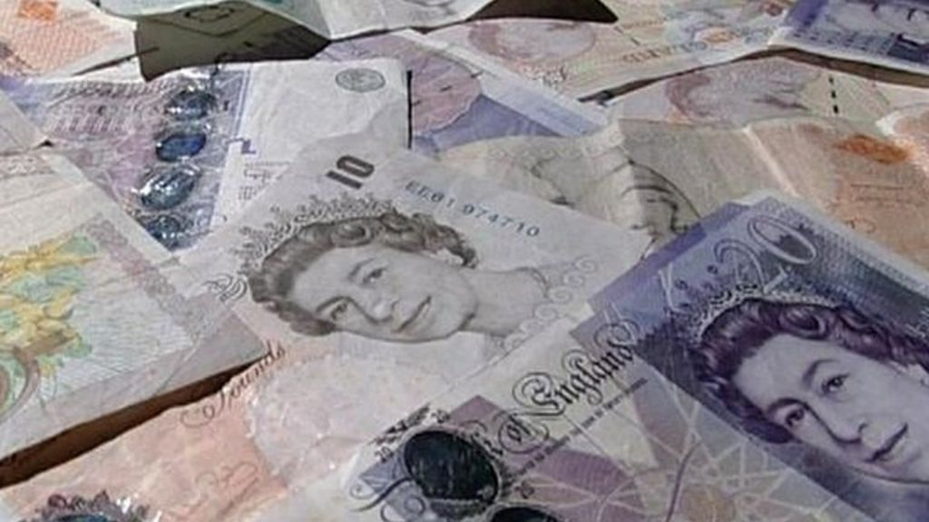 'Easy money' schemes a risk to young