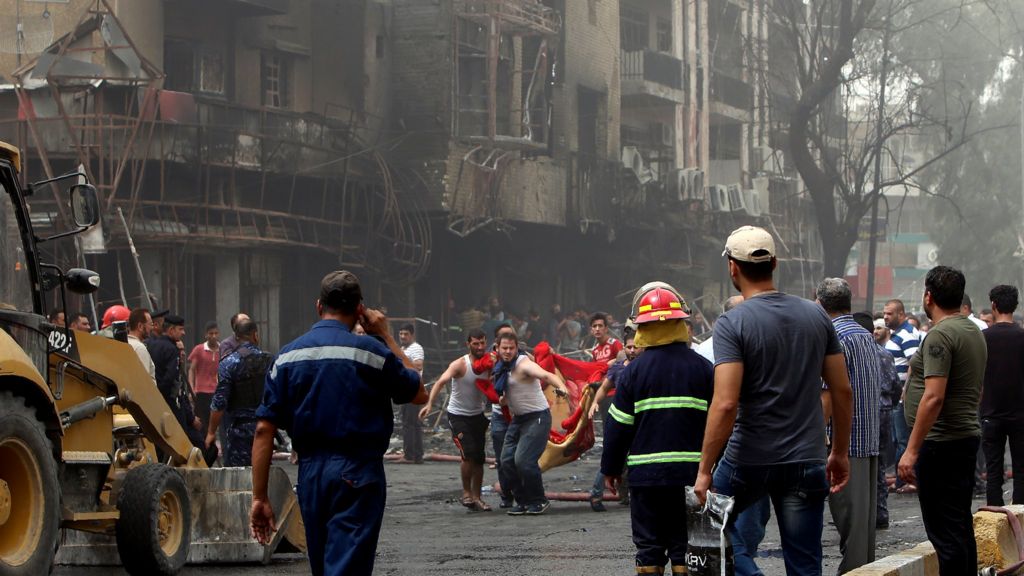 Iraq violence: IS bombing kills 125 Ramadan shoppers in Baghdad