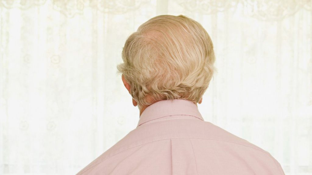 Change in humour 'can signal dementia'