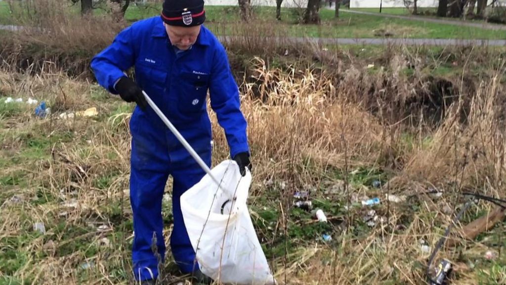 Man's campaign to litterpick parts of Coventry BBC News