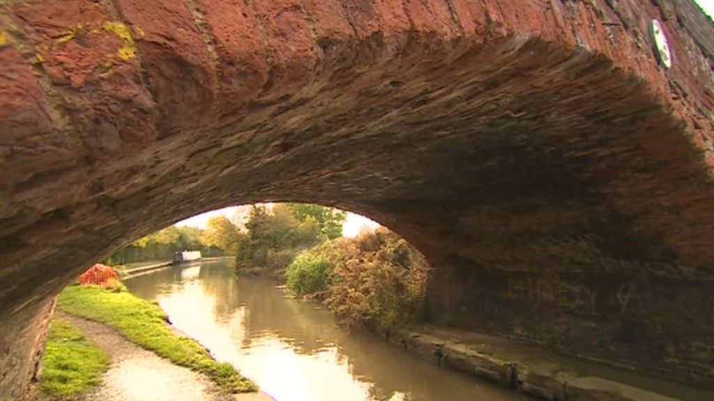 Fire engine bridge ban at Marston Jabbett 'risks lives'