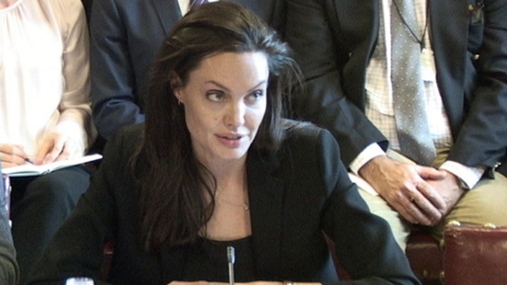 Jolie warning of IS rape 'policy'
