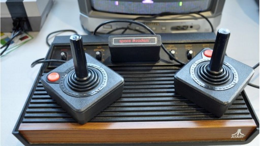 Minecraft blocks used to make virtual Atari 2600 console