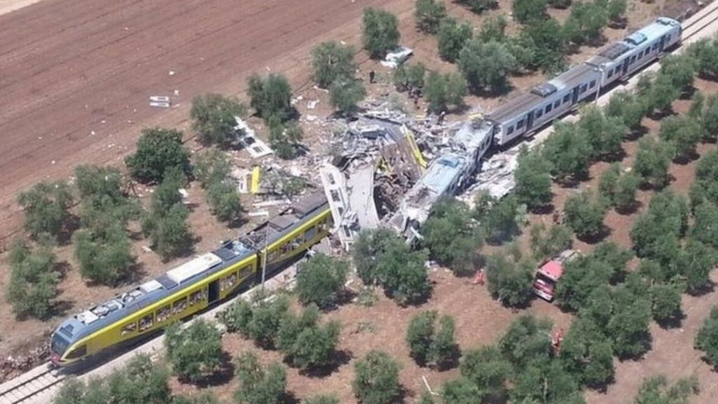 Italy train crash: 'Twenty killed' near Bari - BBC News