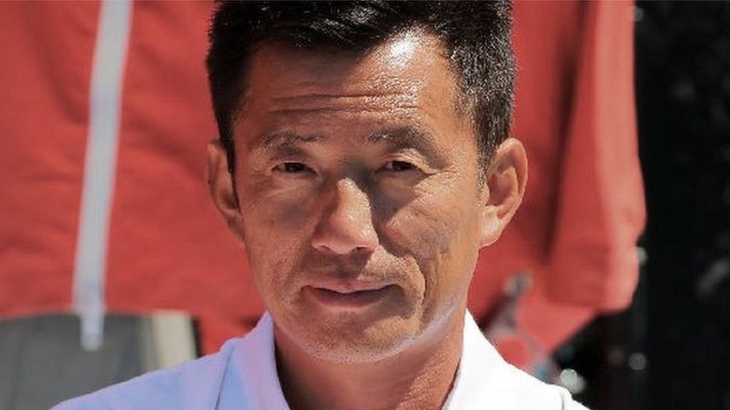 Guo Chuan: Search suspended for sailor attempting world record - BBC News