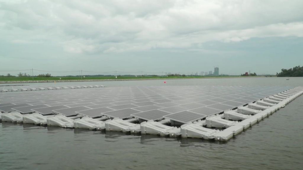 Can Singapore's floating solar experiment shine?