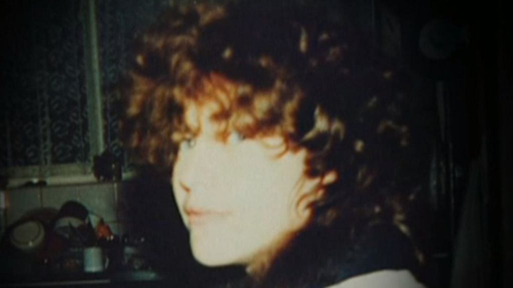 Tracey Mertens death: Fresh appeal over Cheshire graveyard petrol fire murder