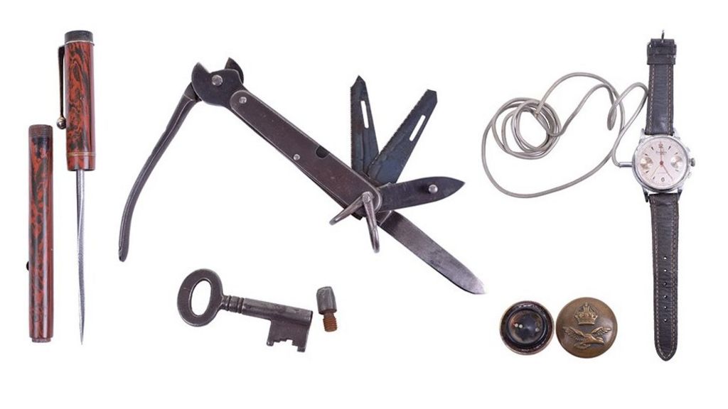 Vintage spy gadgets go under hammer BBC News