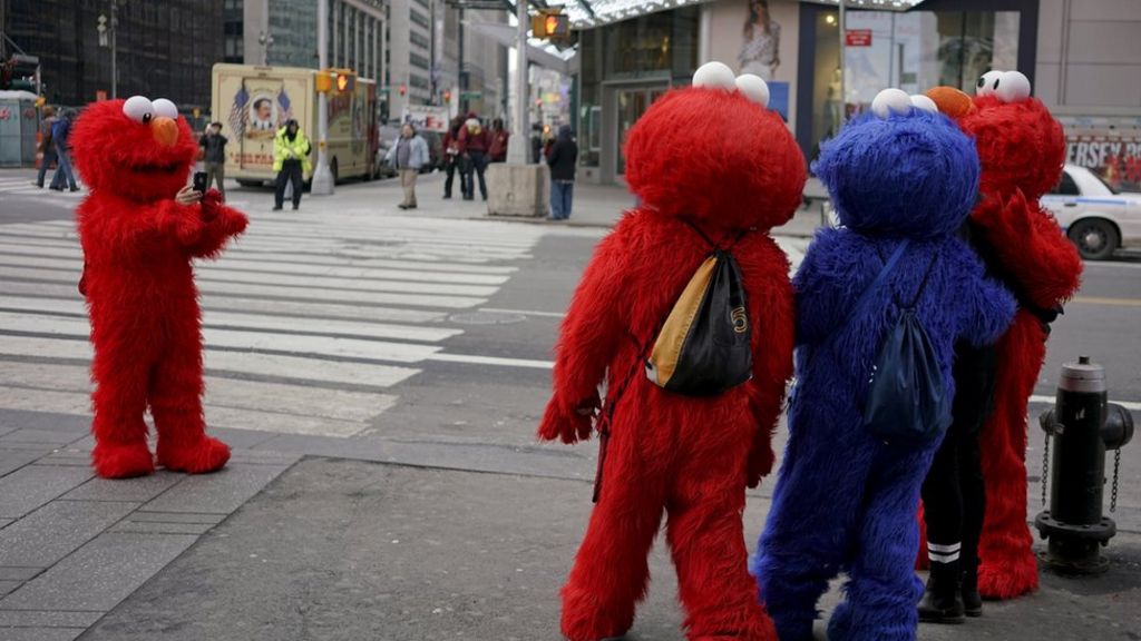 NY cracks down on costumed performers