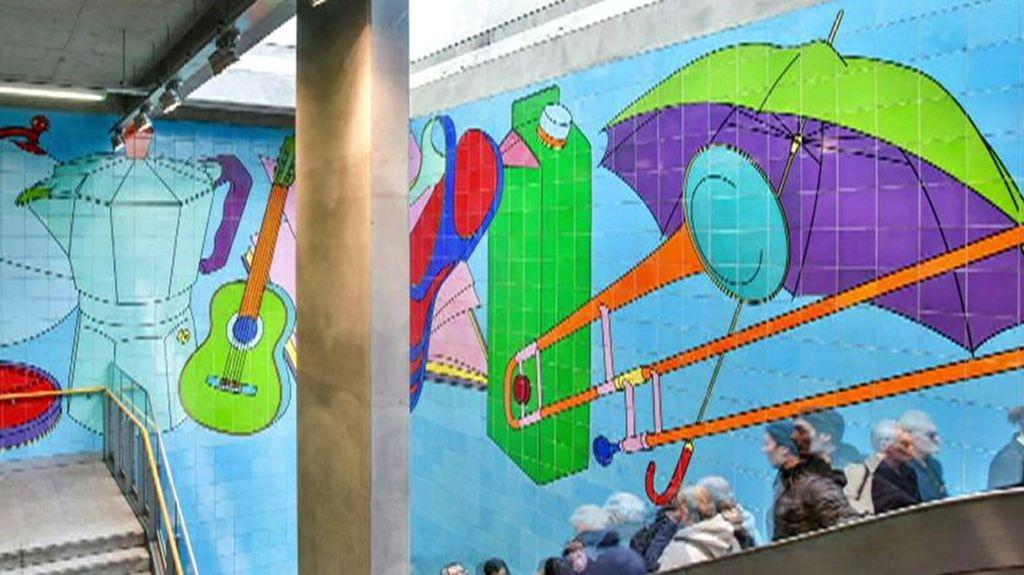 Tours of Tube art introduced on London Underground