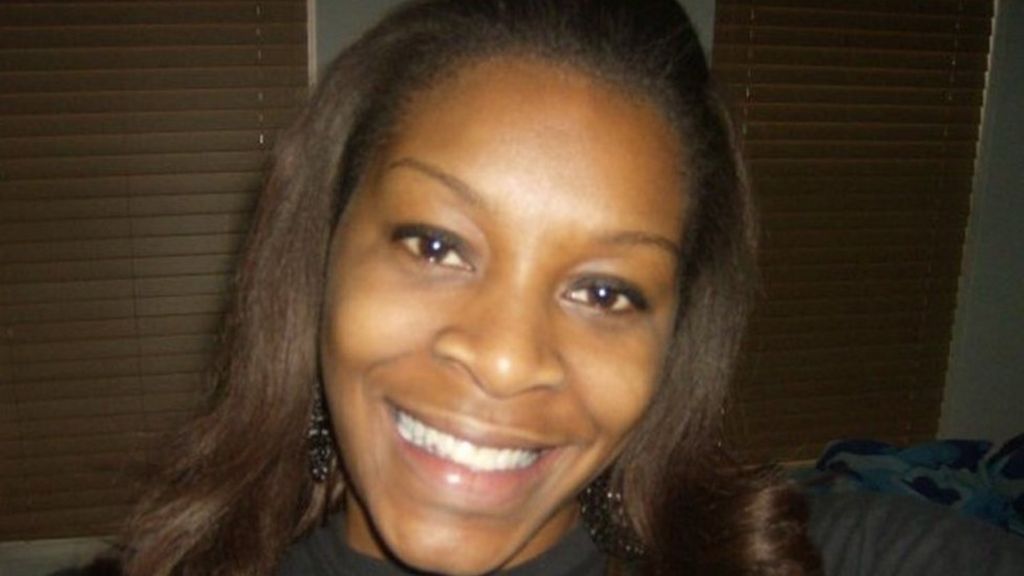 Hundreds attend Sandra Bland funeral