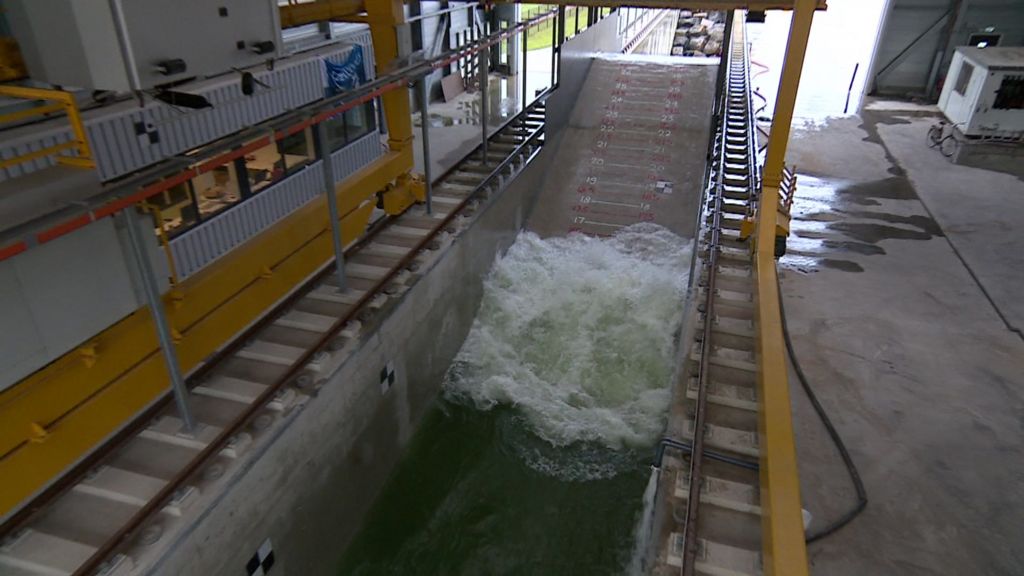 VIDEO: Creating world's biggest manmade wave