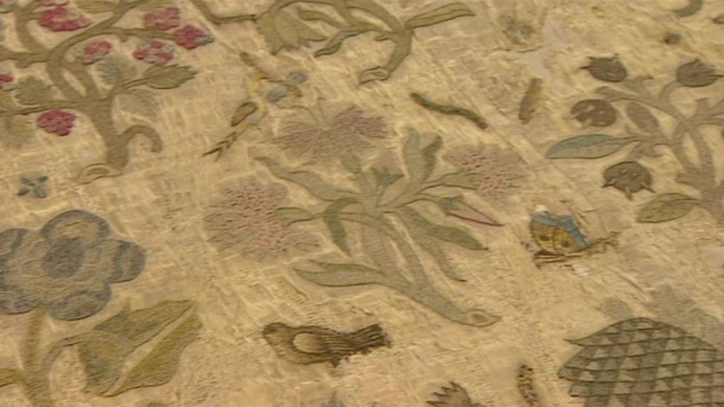 Remnants of a dress belonging to Queen Elizabeth I may have been found in an altar cloth in Herefordshire.