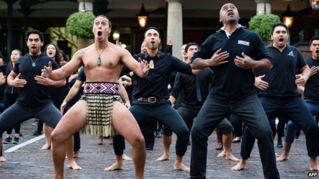 VIDEO: Lomu performs haka in Covent Garden