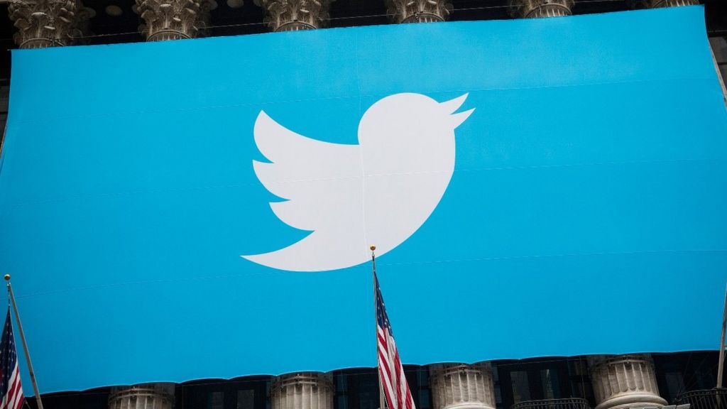 Twitter shakes up timeline feeds