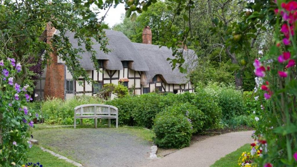 Shakespeare land to be sold for houses