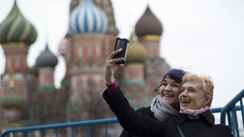 Russia: 'Safe selfie' campaign launched by government - BBC News