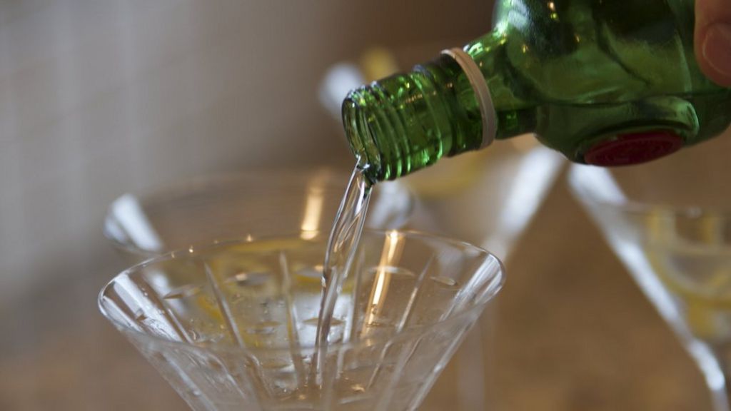 Airport alcohol sales to be reviewed after drunken incidents