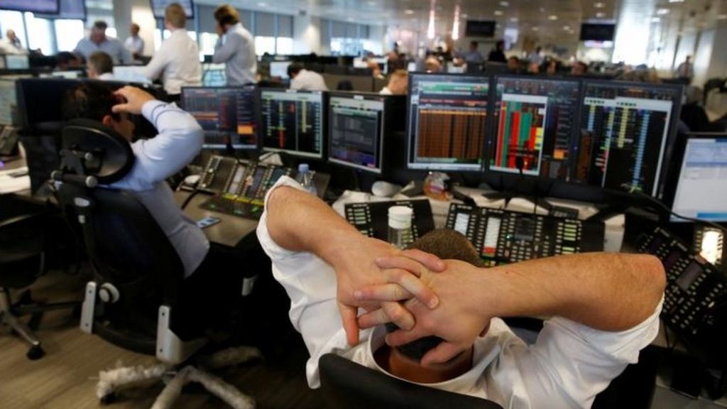 FTSE 100 ends Wednesday lower despite bank rally