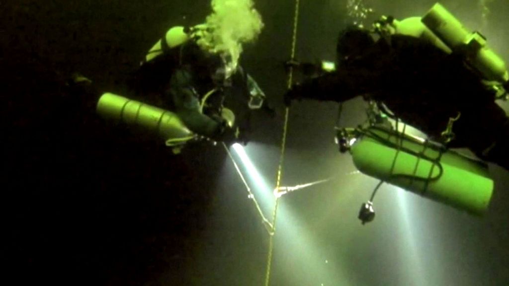 VIDEO: Filming 'world's deepest' under-ice dive