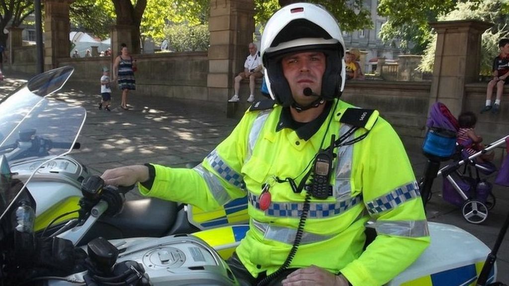 PC Paul Briggs: Life support treatment 'should stop'