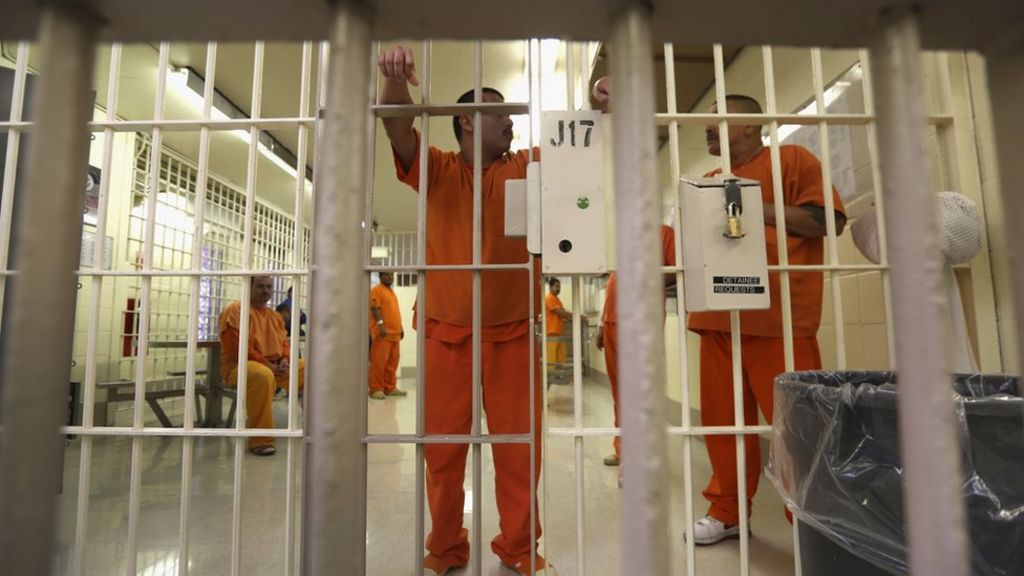 About 6,000 US inmates to be released early BBC News