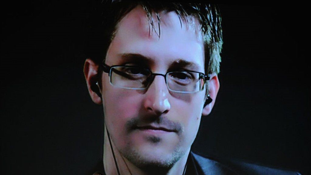 Snowden designs phone case to spot hack attacks