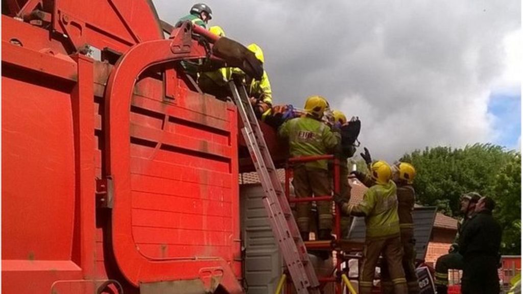Sleeping man trapped in bin lorry