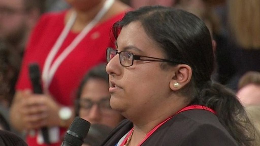 VIDEO: Student 'comes out' at Obama event